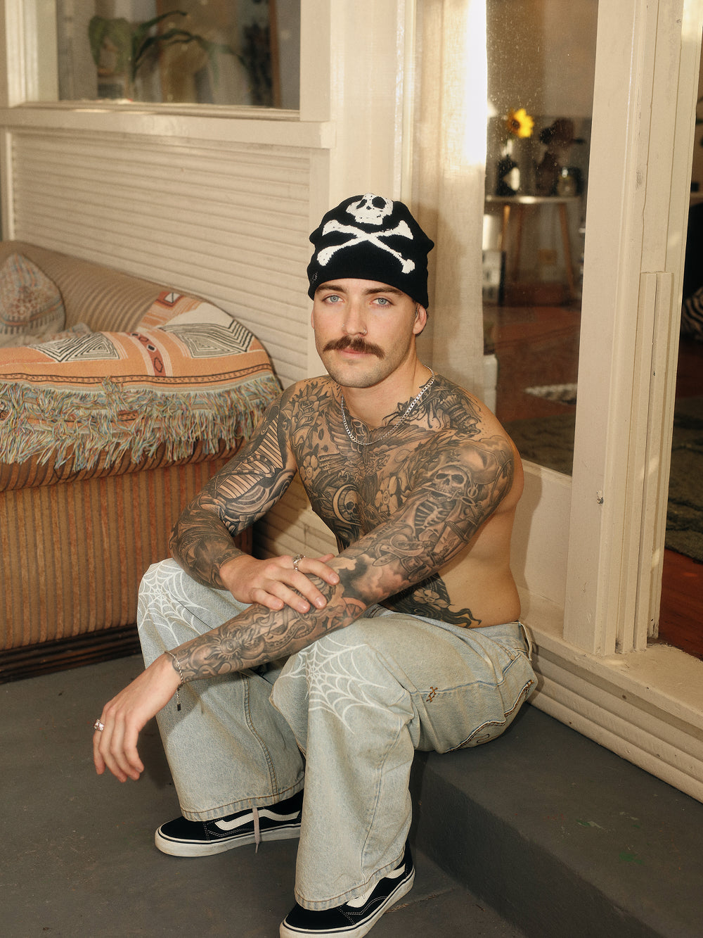 Bones Skully Beanie - Black/White